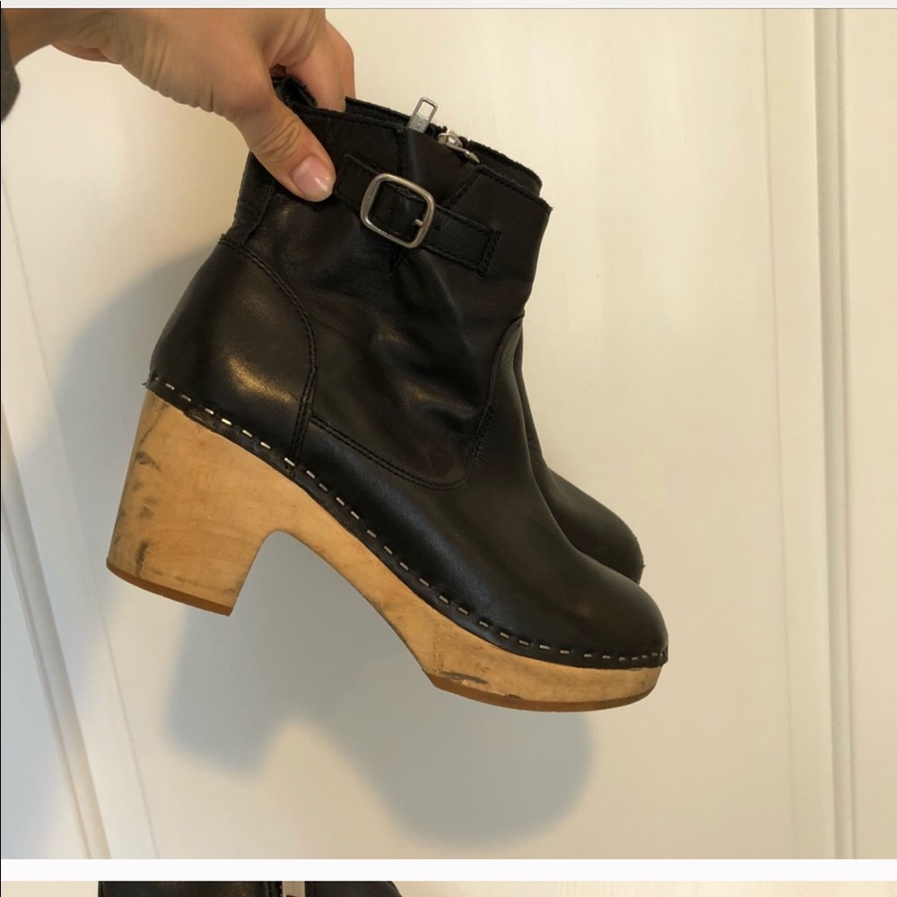 Steve Madden clogs